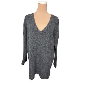 John + Jenn Oversized Grey V-Neck Sweater Small/Petitie